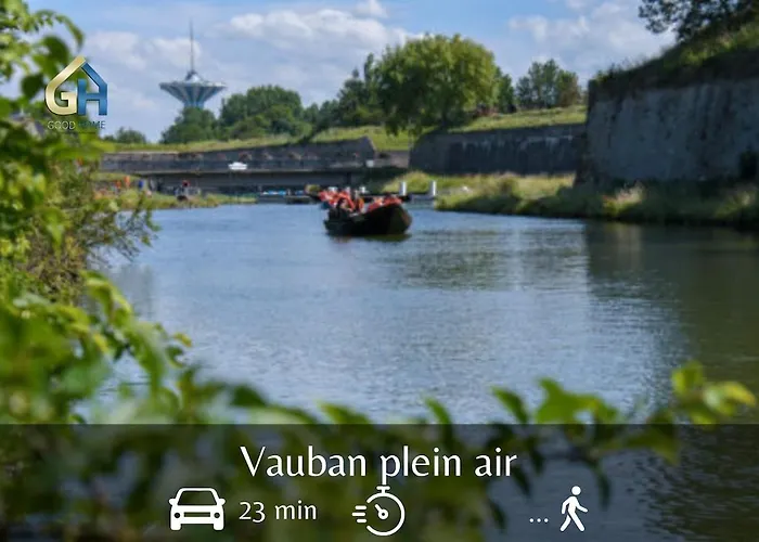 Lush - Centre-ville Apartment